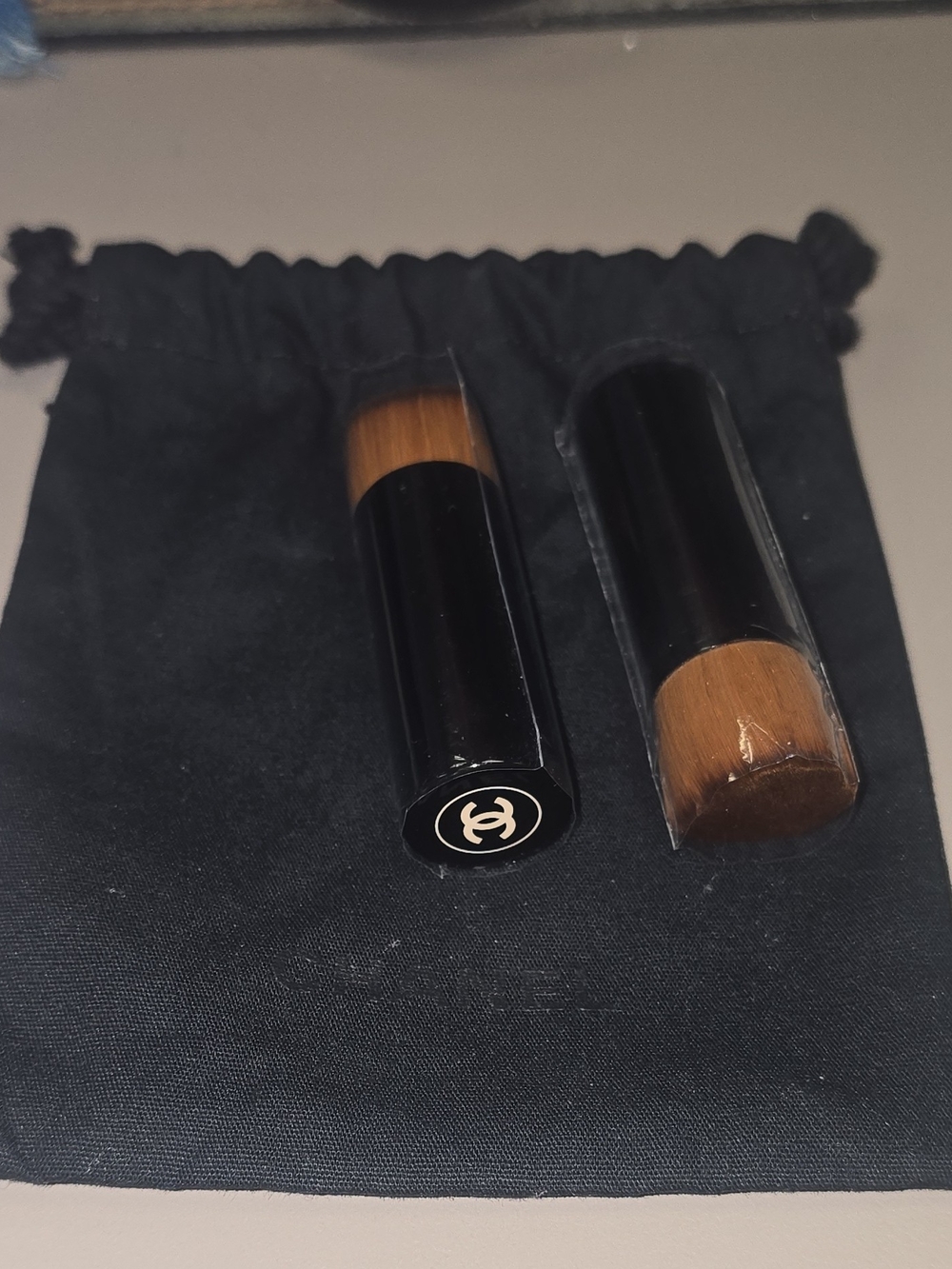 2x New CHANEL Les Beiges Mini Travel Foundation Brushes with Dust Bag